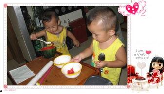 乐乐全家吃瓜,共享夏日清凉时光